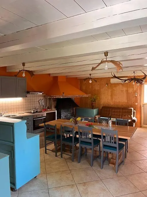 Apartment Holiday House Cicarija Lanisce