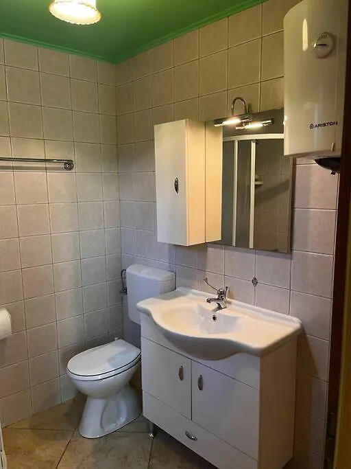 Apartment Holiday House Cicarija Lanisce