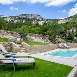 Villa Orljak, Lanisce